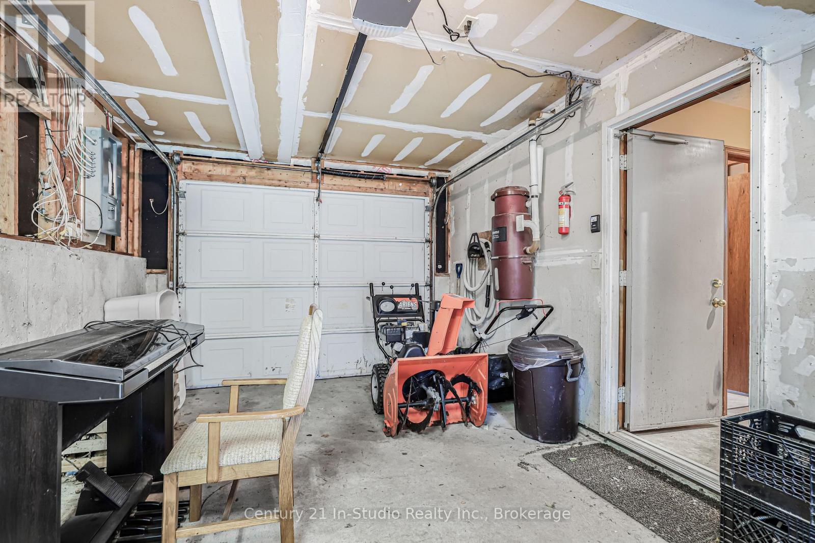 526 Crawford Street, Saugeen Shores, Ontario  N0H 2C2 - Photo 30 - X12426573