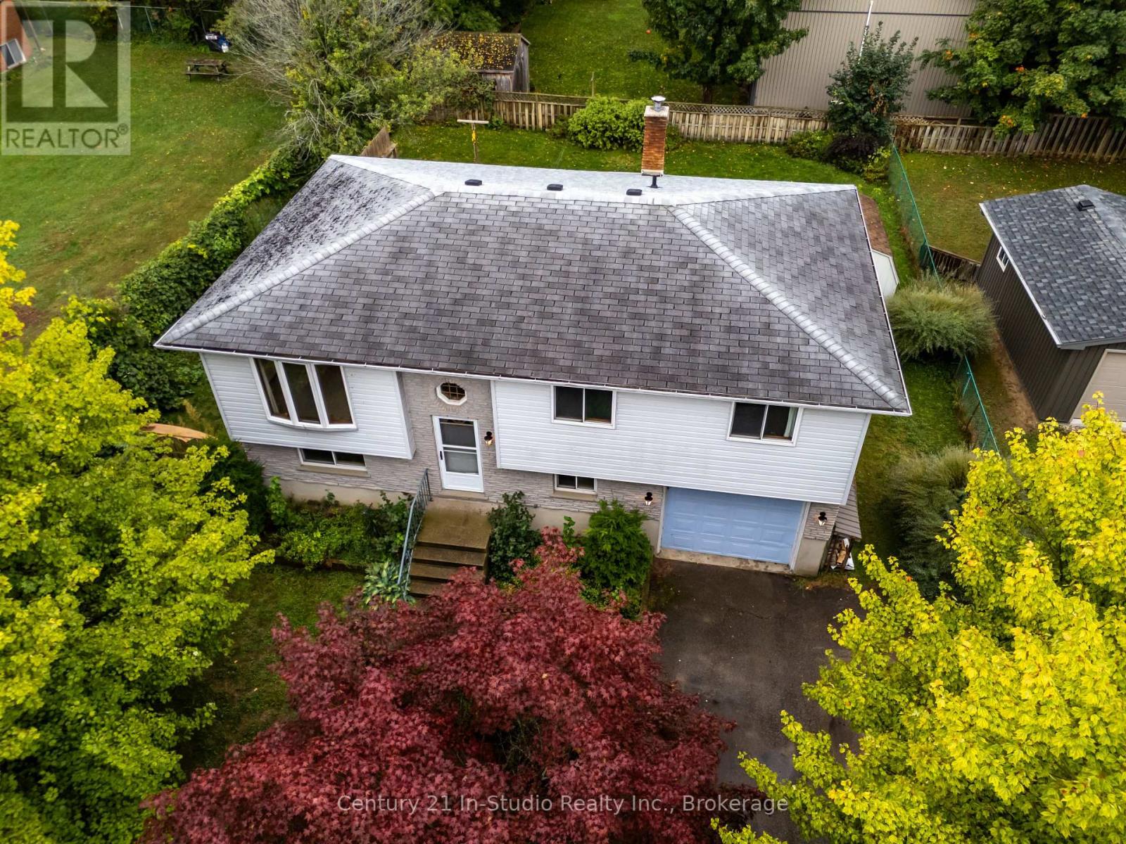 526 Crawford Street, Saugeen Shores, Ontario  N0H 2C2 - Photo 32 - X12426573