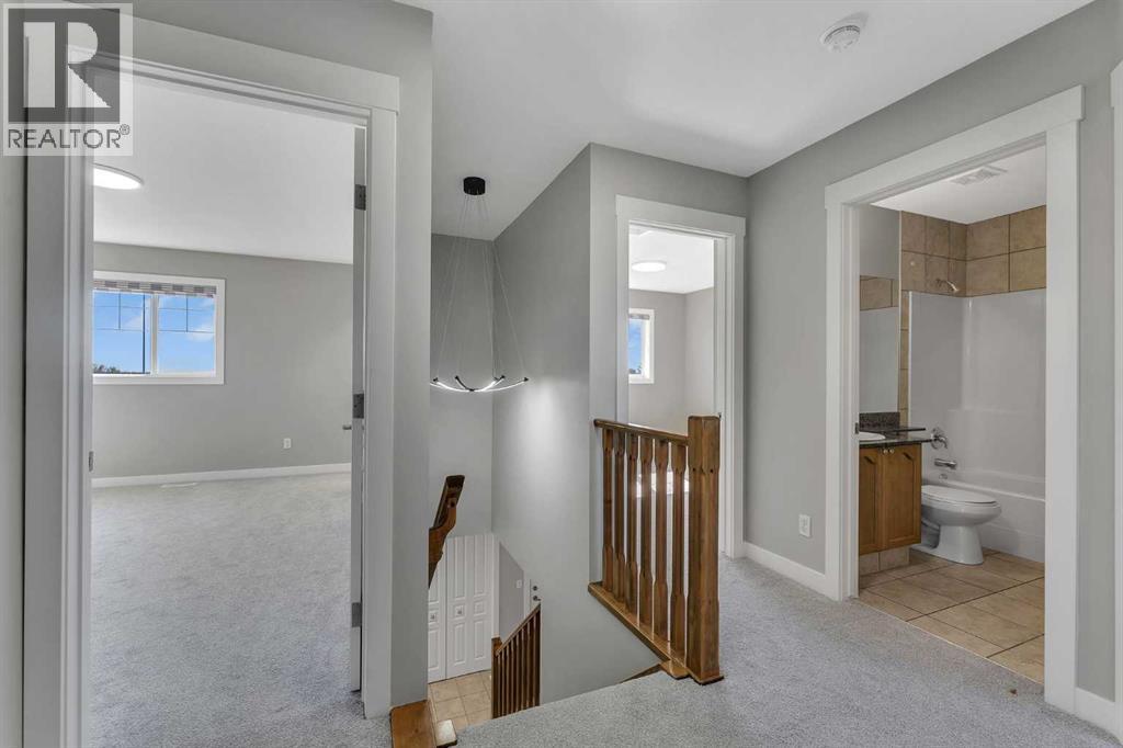 117 Cove Hill, Chestermere, Alberta  T1X 1S7 - Photo 18 - A2259760
