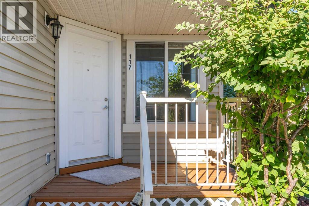 117 Cove Hill, Chestermere, Alberta  T1X 1S7 - Photo 5 - A2259760