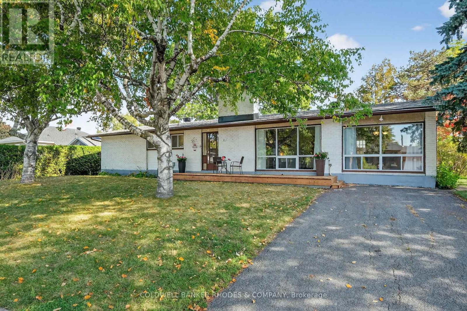 11 WILLETH AVENUE, Ottawa, Ontario
