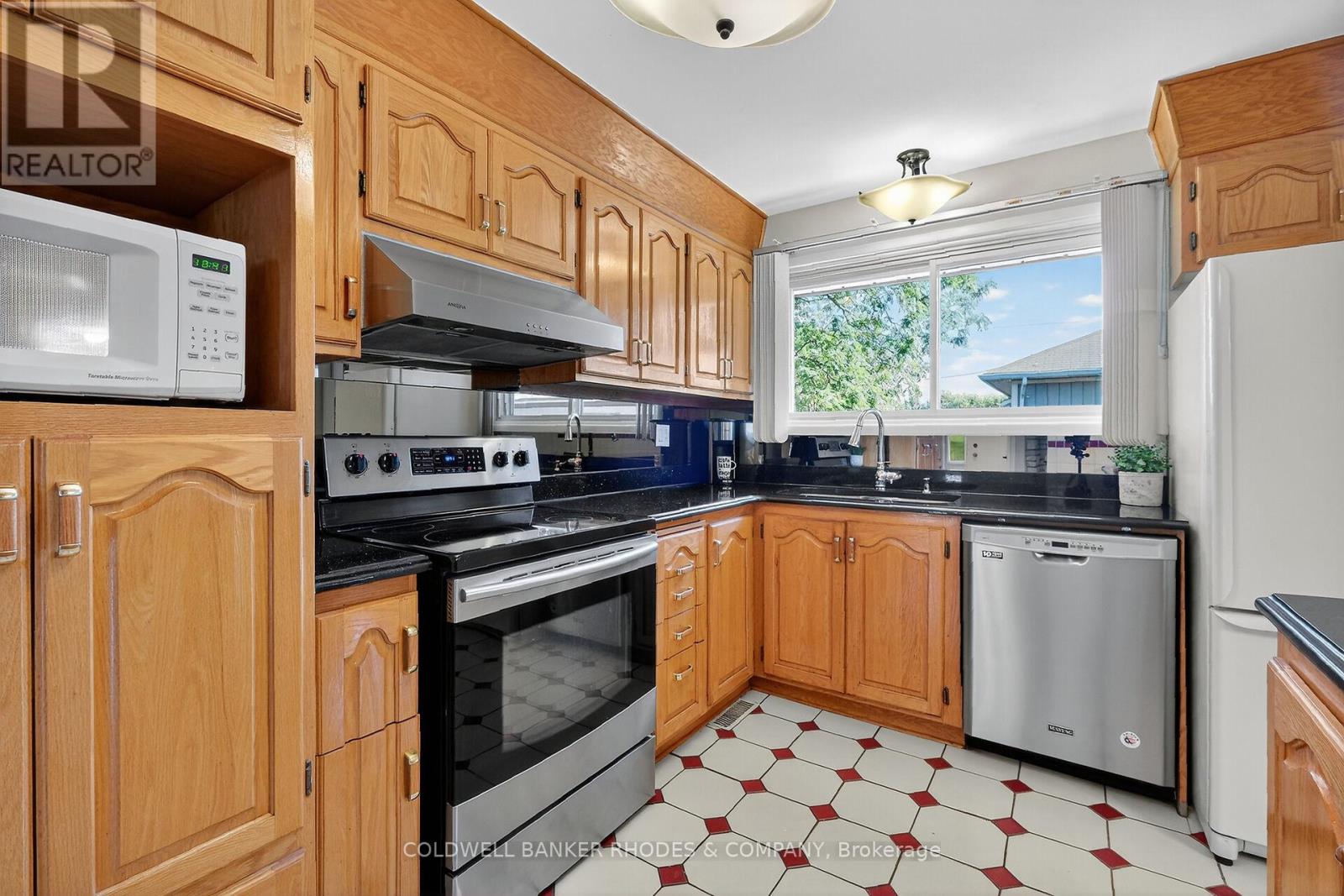 11 Willeth Avenue, Ottawa, Ontario  K2E 5C2 - Photo 17 - X12426494