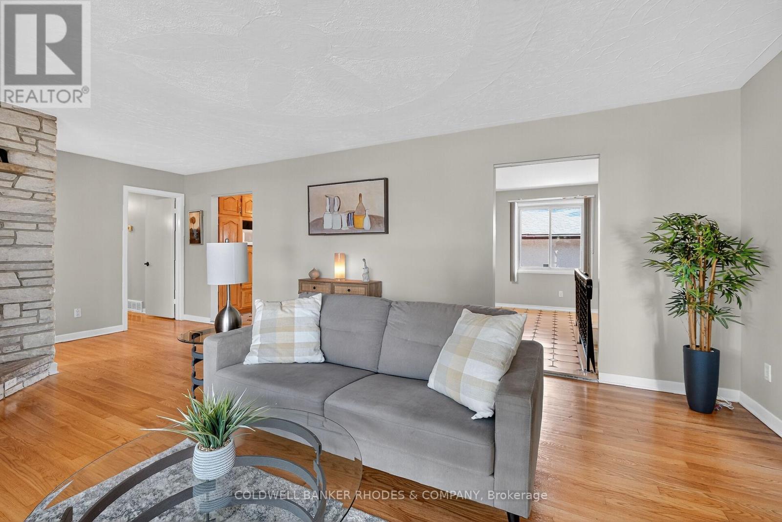11 Willeth Avenue, Ottawa, Ontario  K2E 5C2 - Photo 8 - X12426494