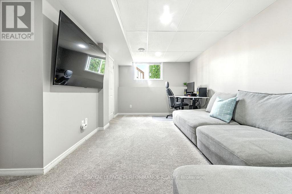 1649 Greywood Drive, Ottawa, Ontario  K1C 7L9 - Photo 24 - X12426542