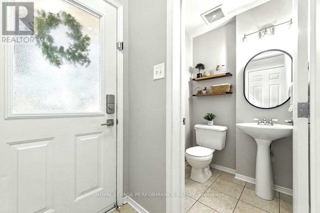 1649 Greywood Drive, Ottawa, Ontario  K1C 7L9 - Photo 3 - X12426542