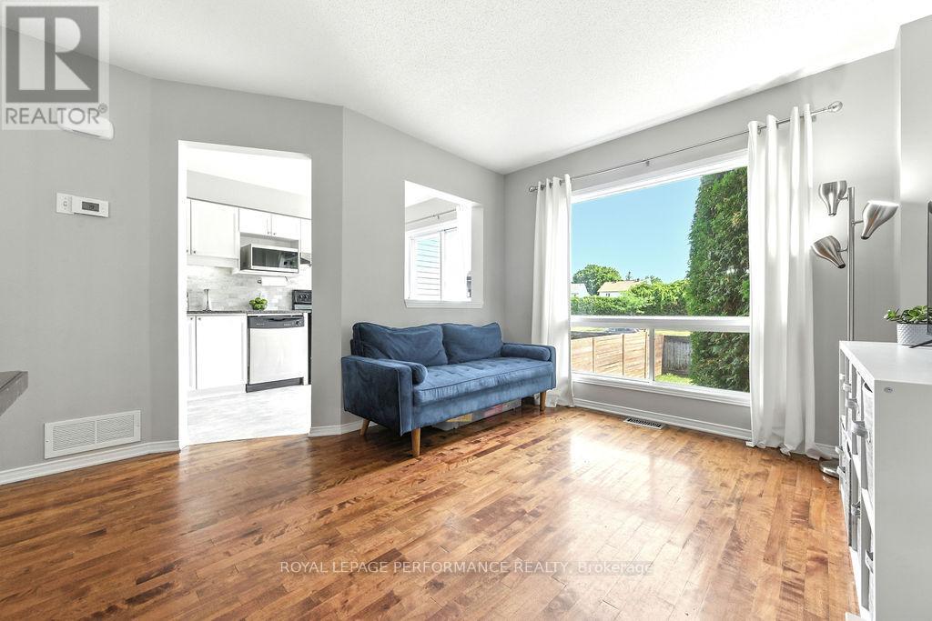 1649 Greywood Drive, Ottawa, Ontario  K1C 7L9 - Photo 7 - X12426542