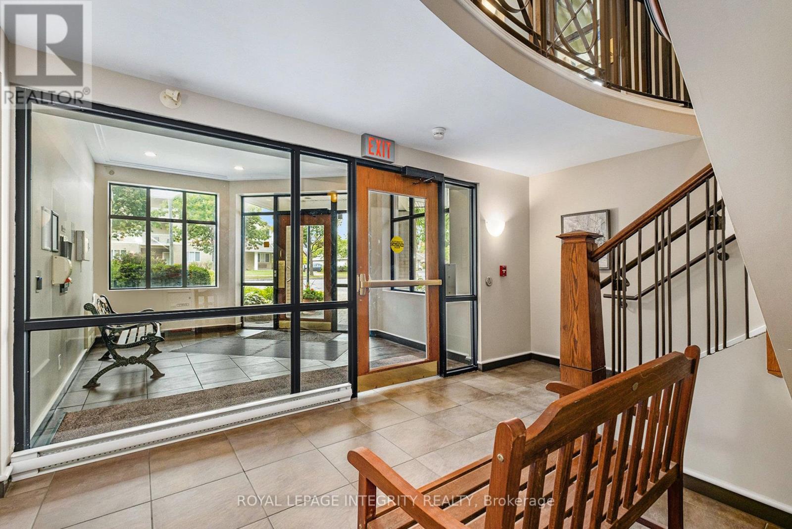 303 - 1 Meridian Place, Ottawa, Ontario  K2G 6N1 - Photo 3 - X12426620