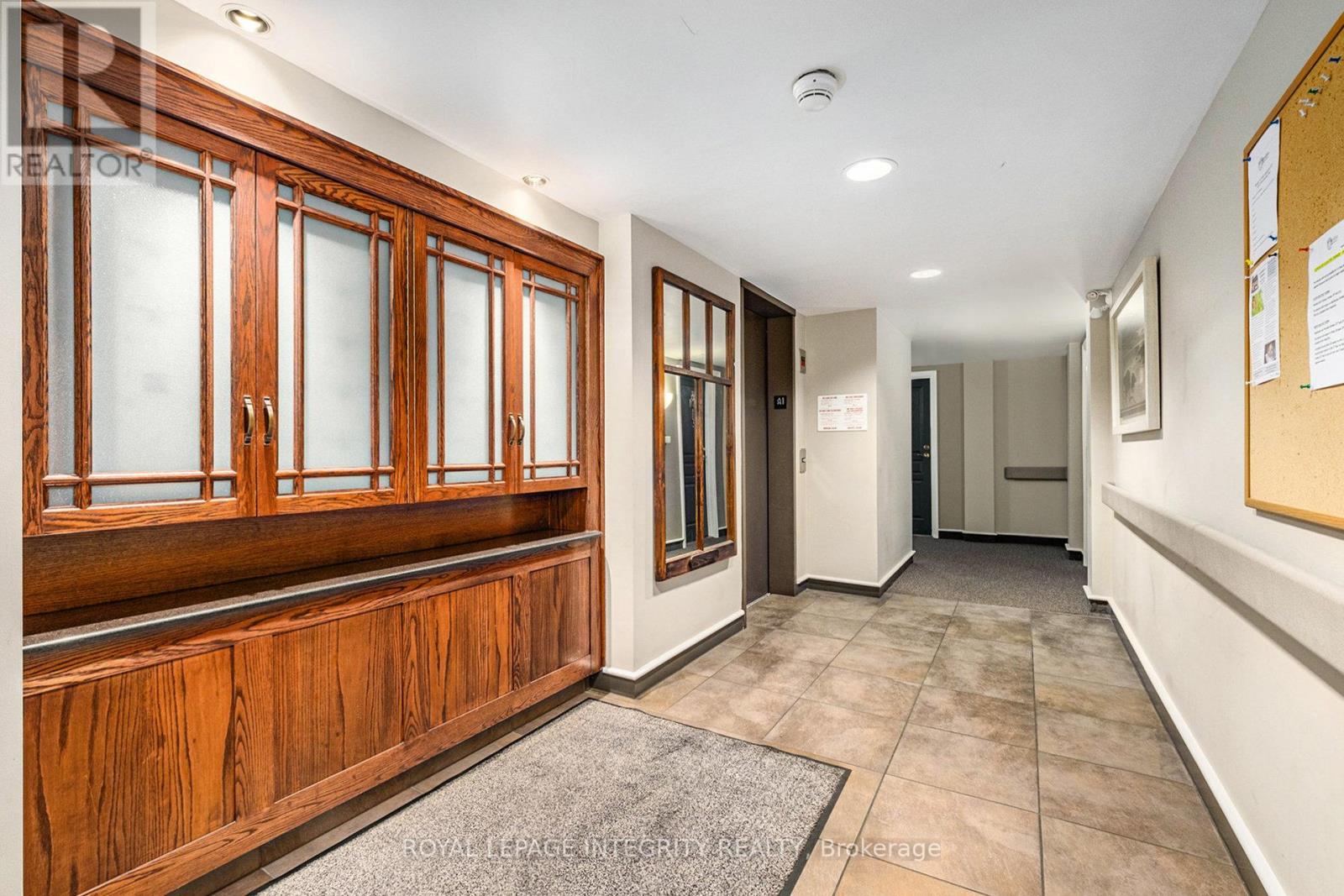 303 - 1 Meridian Place, Ottawa, Ontario  K2G 6N1 - Photo 4 - X12426620