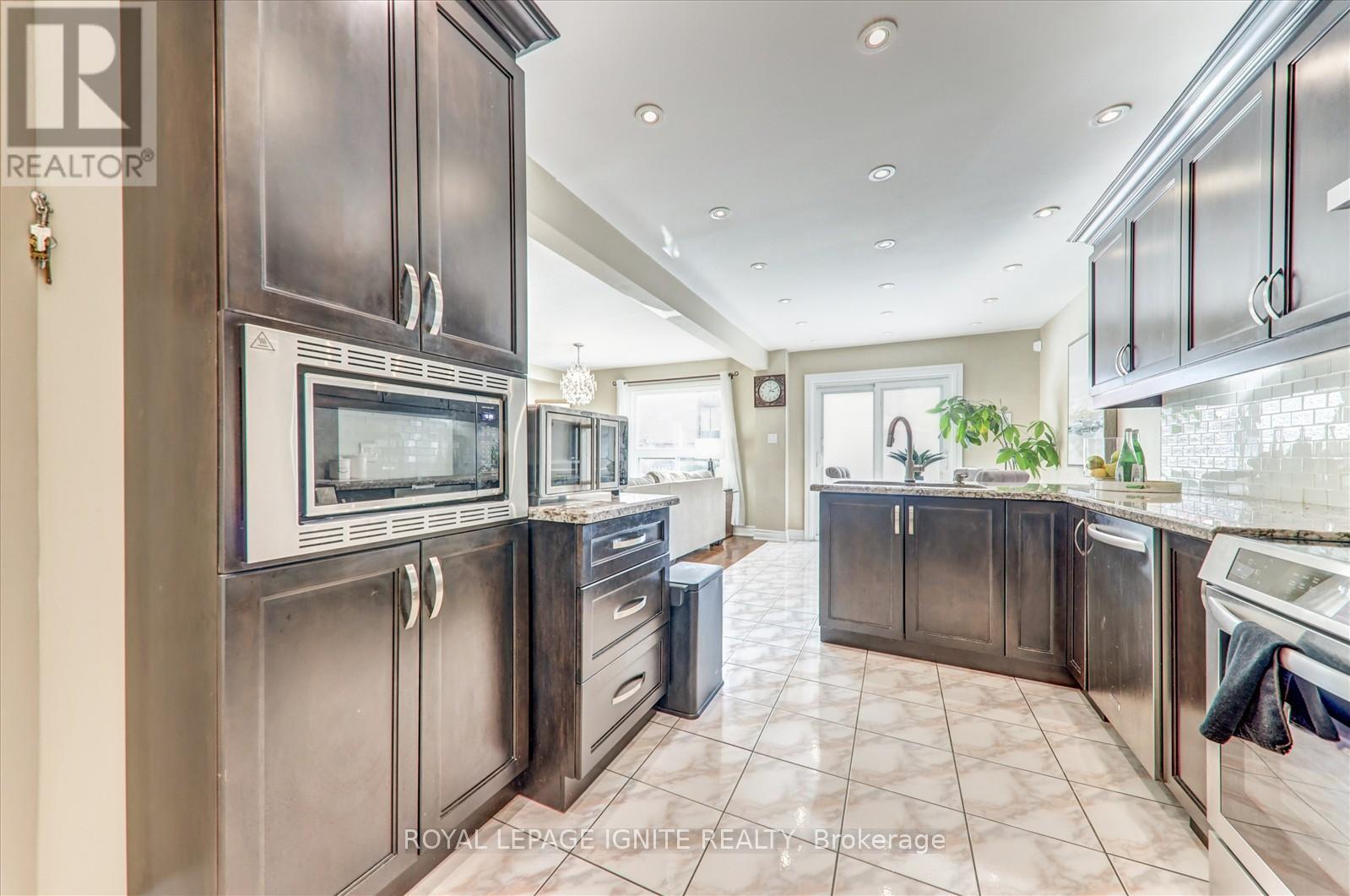 11 Magnum Way, Toronto, Ontario  M1C 5C3 - Photo 7 - E12426412