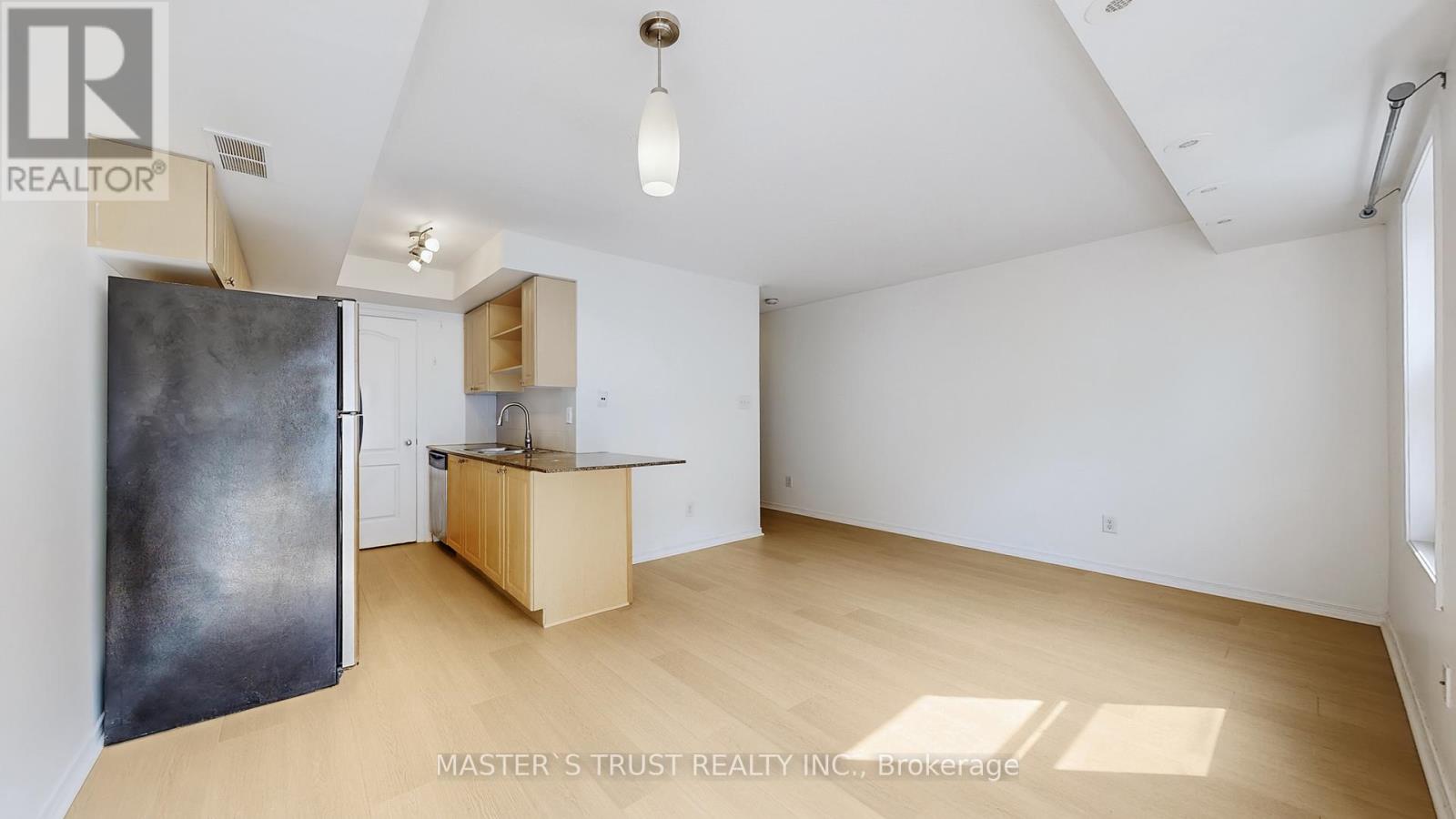Unit4 - 74 Munro Street, Toronto, Ontario  M4M 2S9 - Photo 5 - E12426446