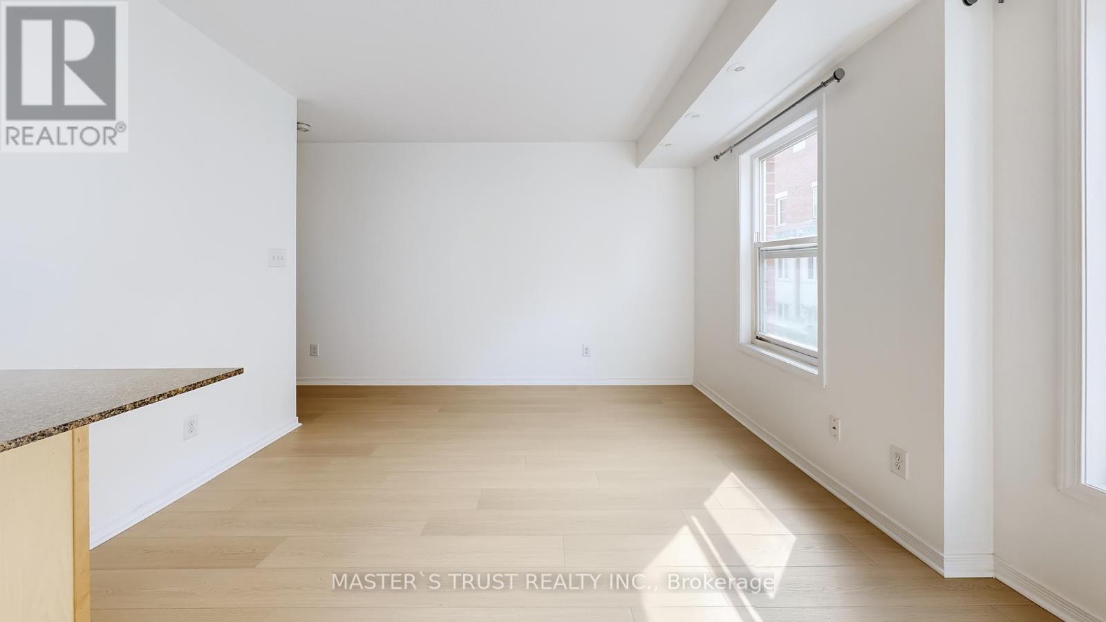 Unit4 - 74 Munro Street, Toronto, Ontario  M4M 2S9 - Photo 8 - E12426446