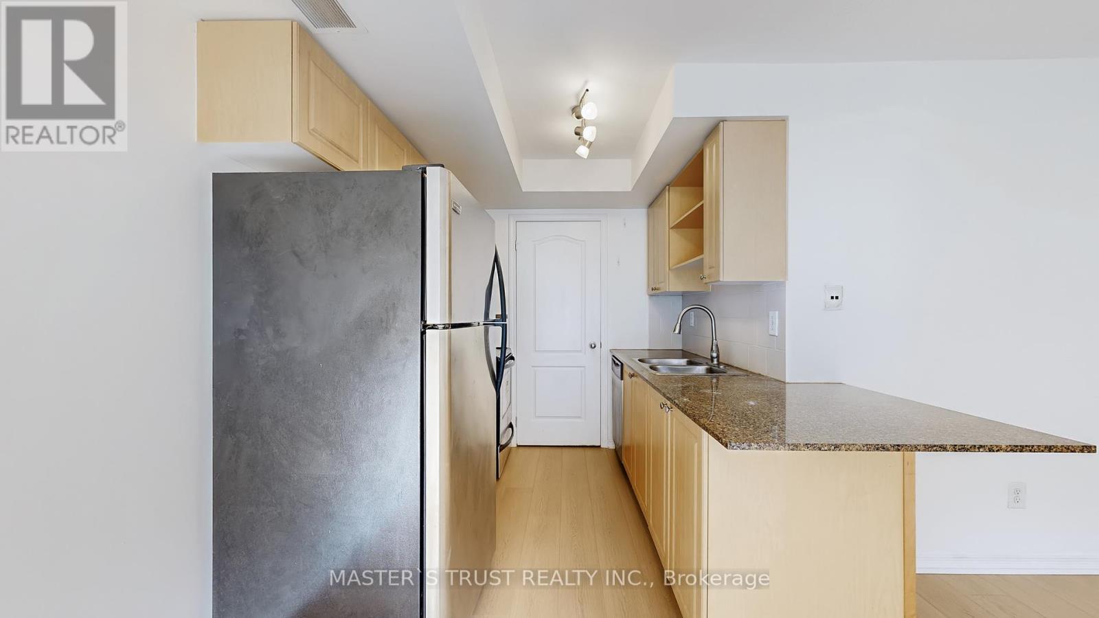 Unit4 - 74 Munro Street, Toronto, Ontario  M4M 2S9 - Photo 9 - E12426446