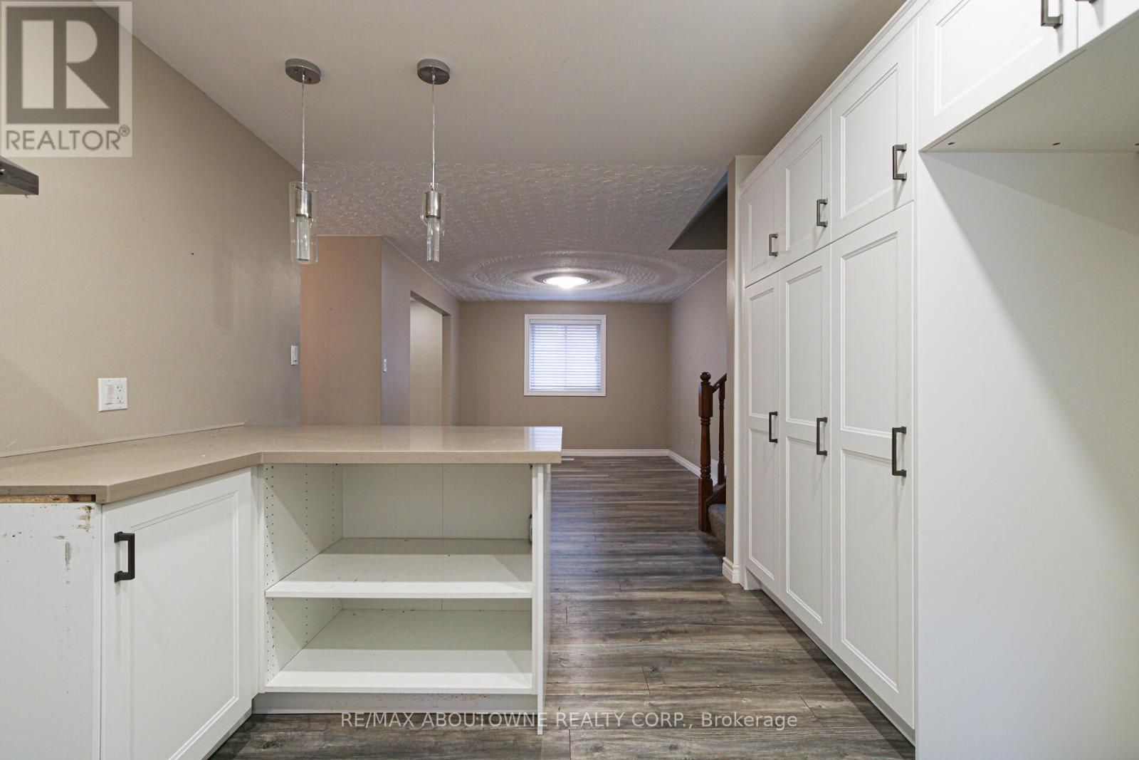 201 Bow Valley Drive, Hamilton, Ontario  L8E 4J4 - Photo 11 - X12423272