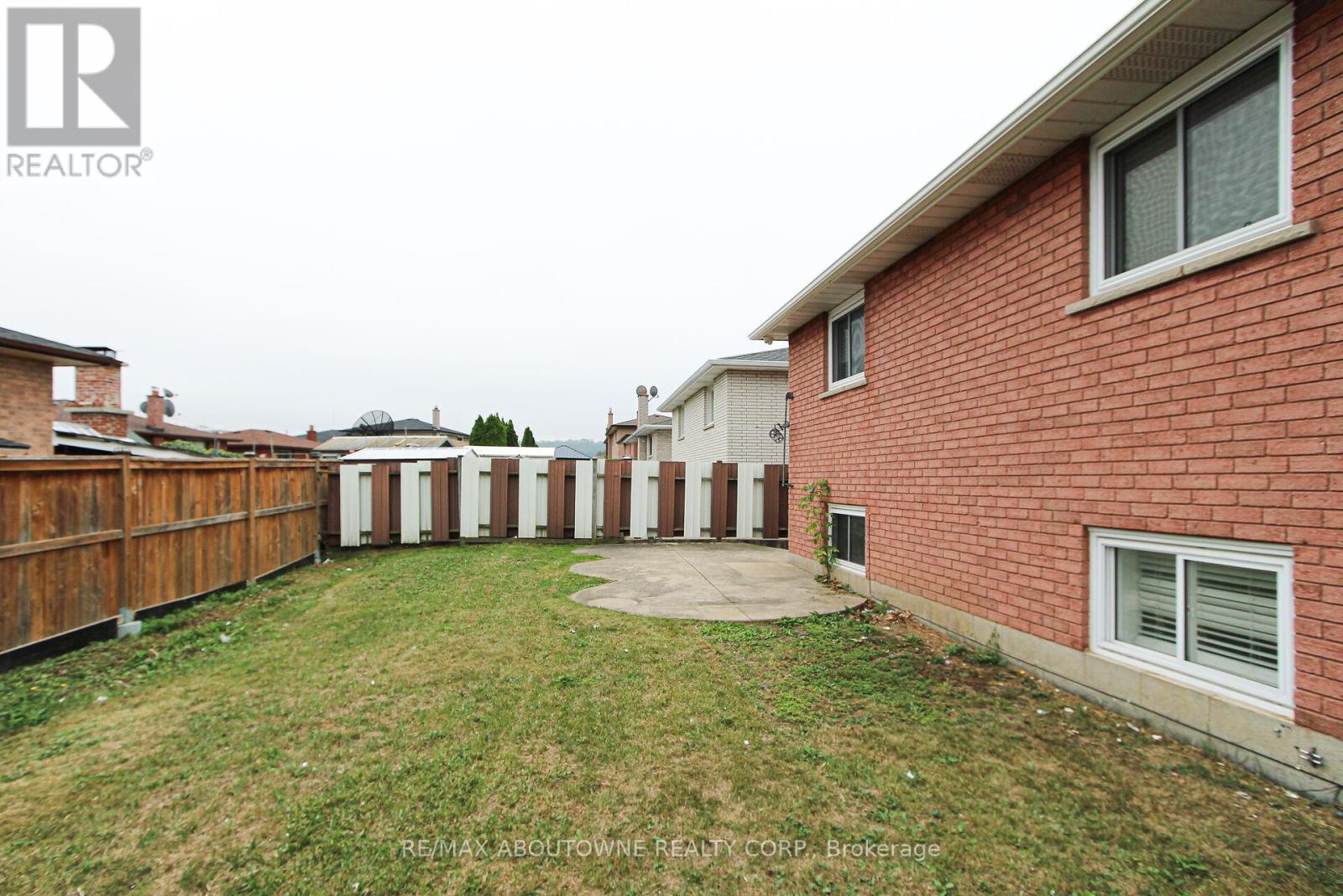 201 Bow Valley Drive, Hamilton, Ontario  L8E 4J4 - Photo 23 - X12423272