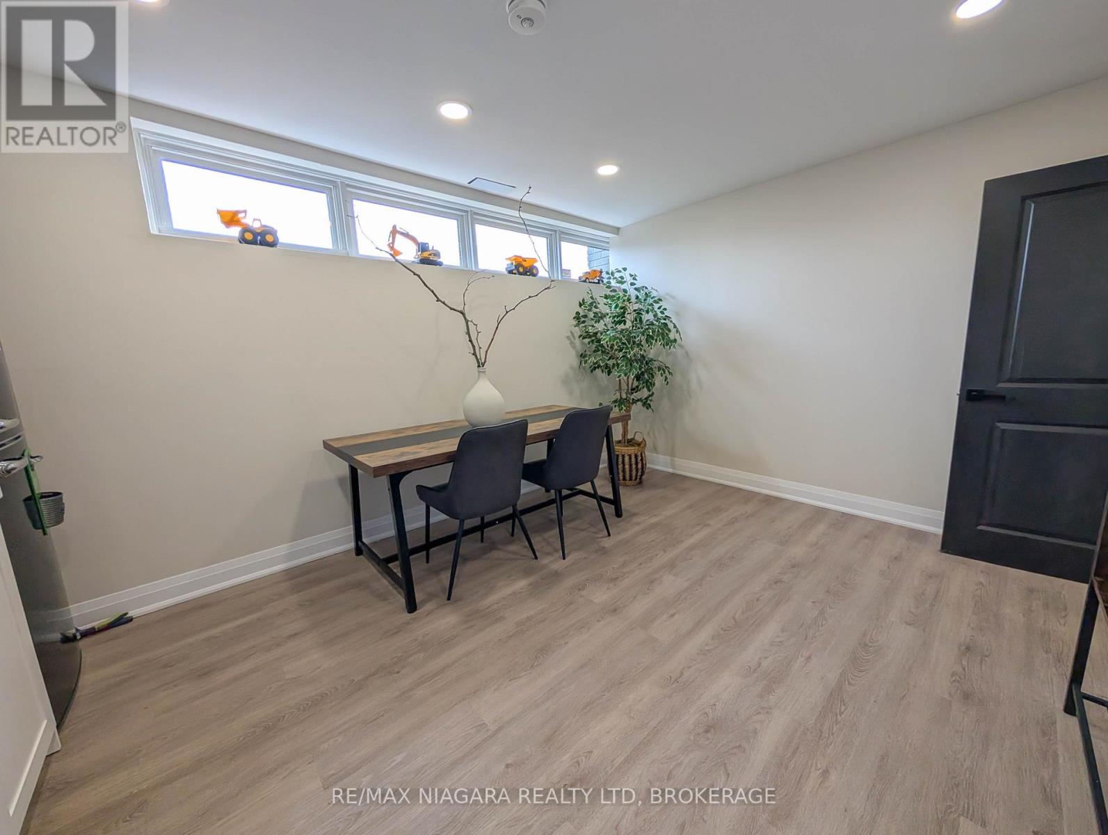 Lower Unit - 174 Eastchester Avenue, St. Catharines (E. Chester), Ontario  L2P 2Z7 - Photo 21 - X12426595