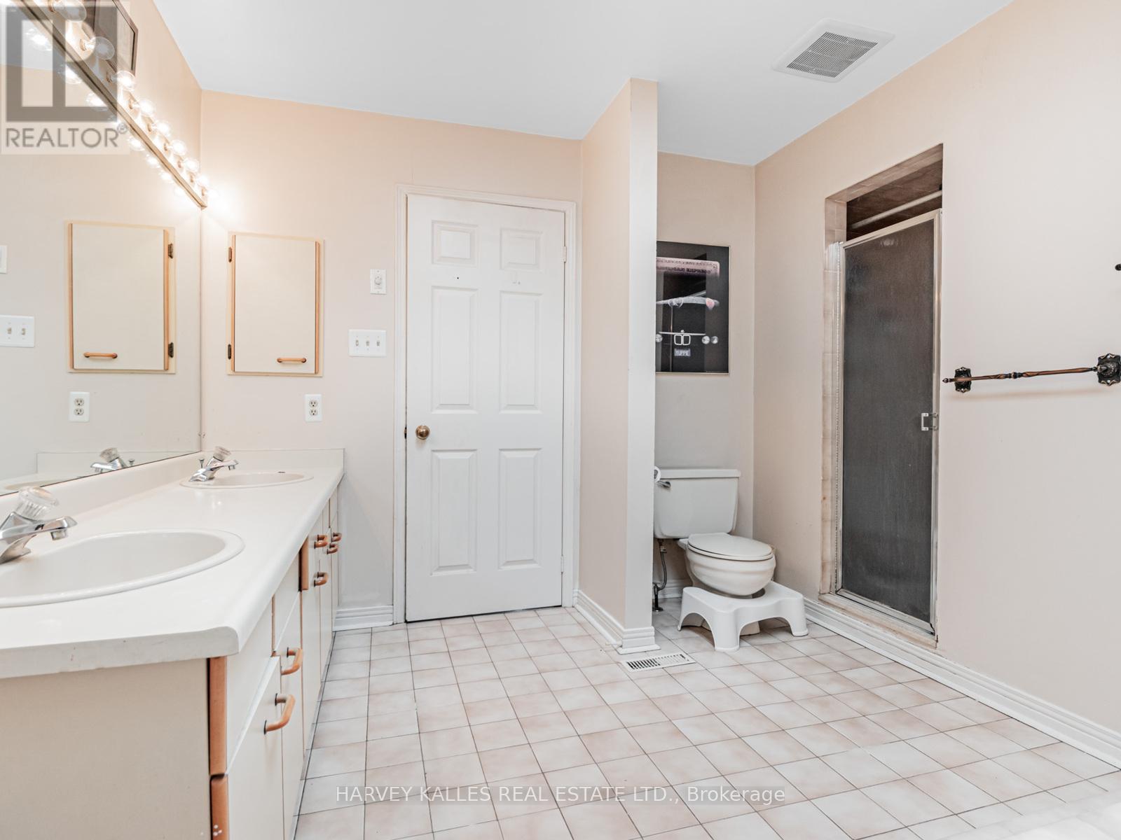 85 Franmore Circle, Vaughan, Ontario  L4J 3B9 - Photo 33 - N12426442