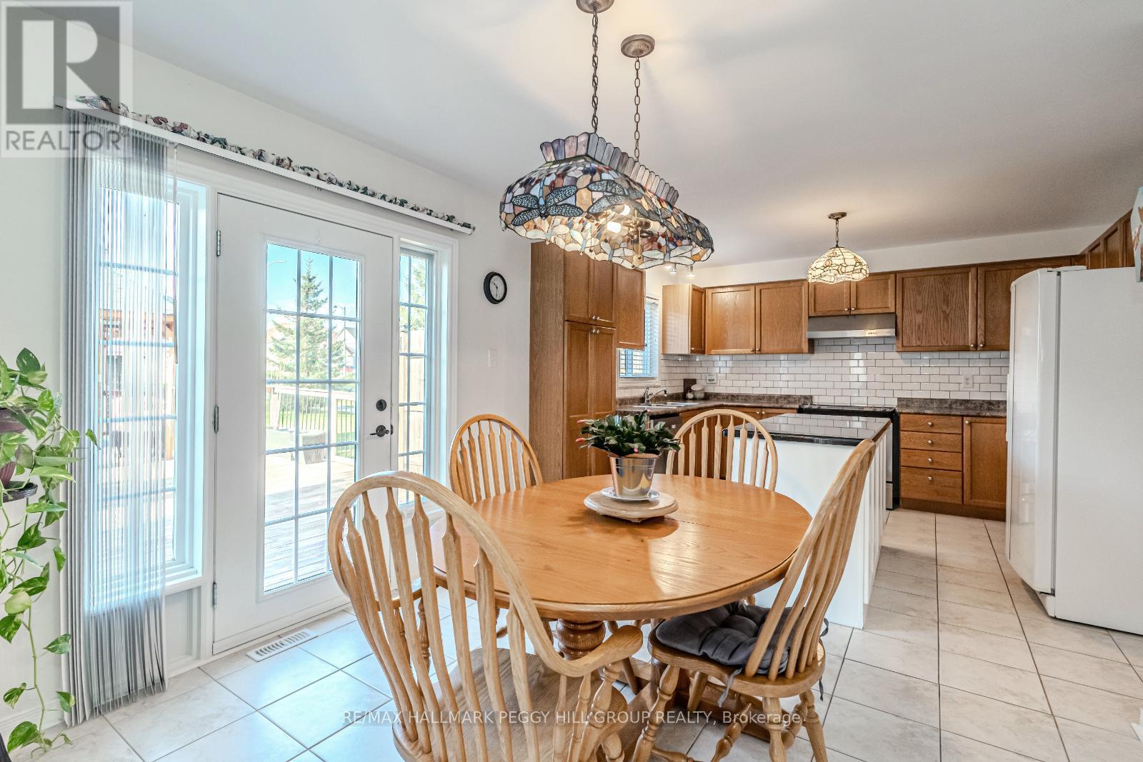 222 Red Oak Trail, Clearview, Ontario  L0M 1S0 - Photo 4 - S12426422