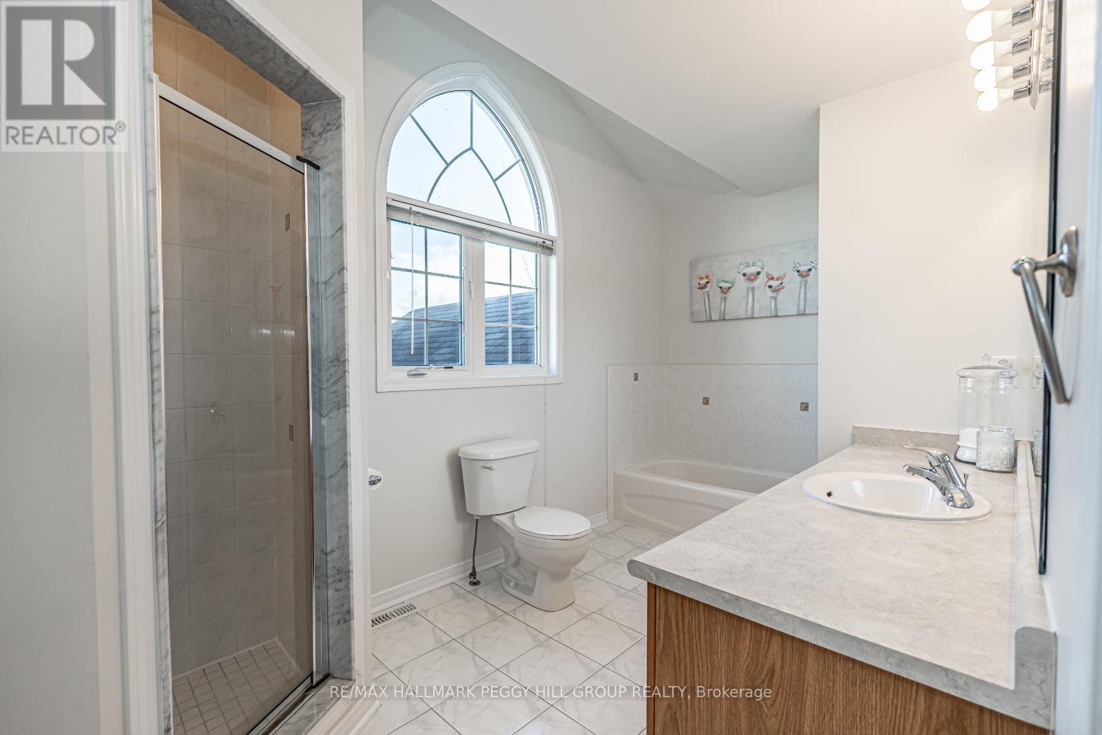 222 Red Oak Trail, Clearview, Ontario  L0M 1S0 - Photo 9 - S12426422