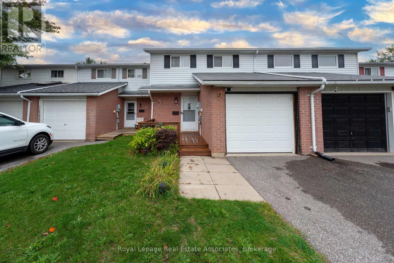 41 BARRETT CRESCENT, Barrie, Ontario