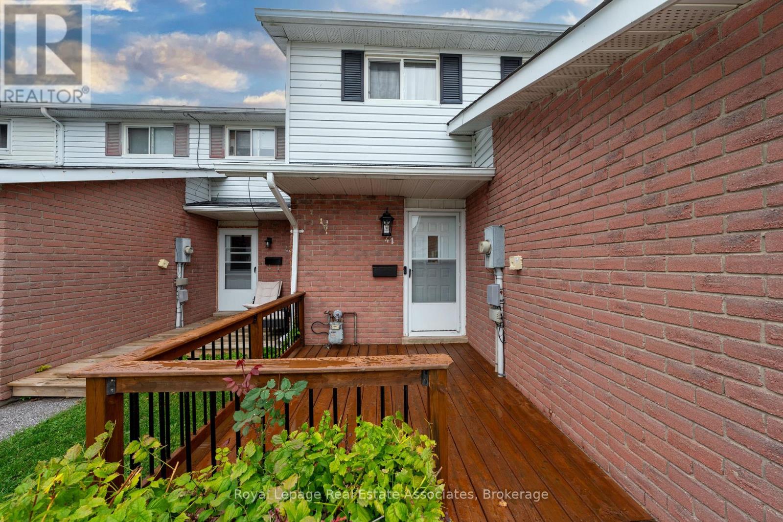 41 Barrett Crescent, Barrie, Ontario  L4N 5A4 - Photo 2 - S12426452