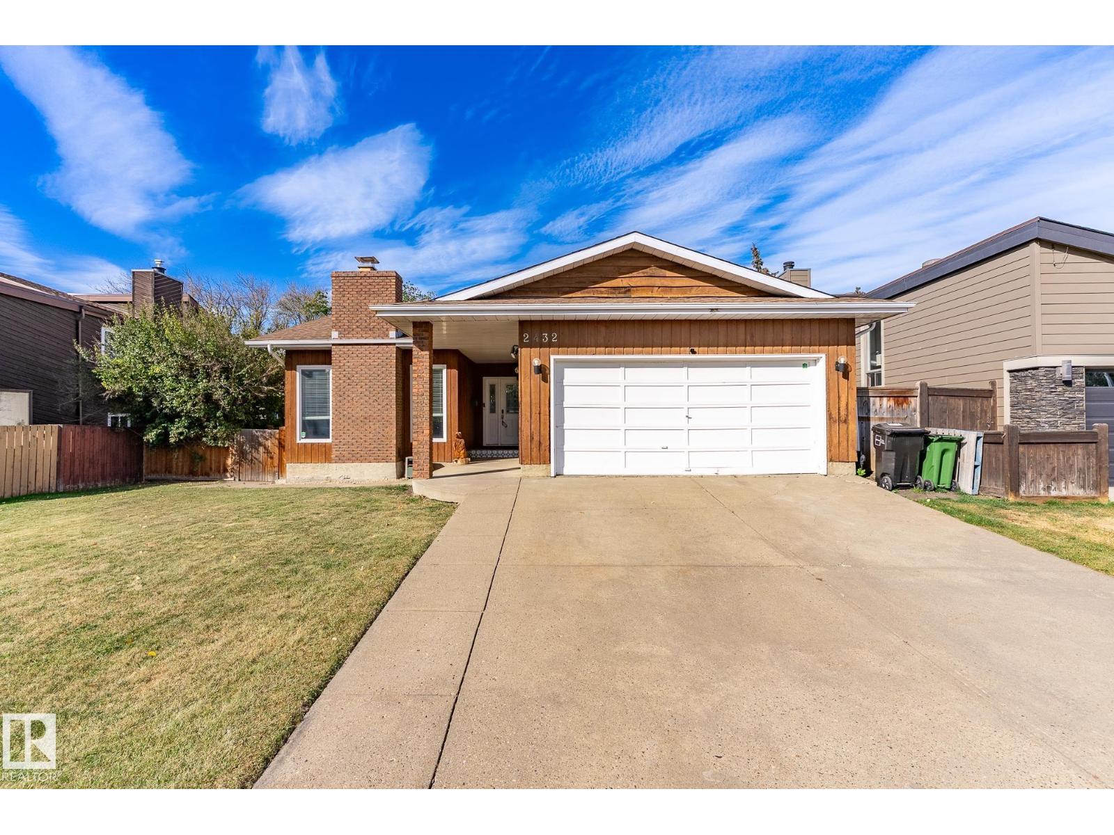 2432 106 ST NW, Edmonton, Alberta