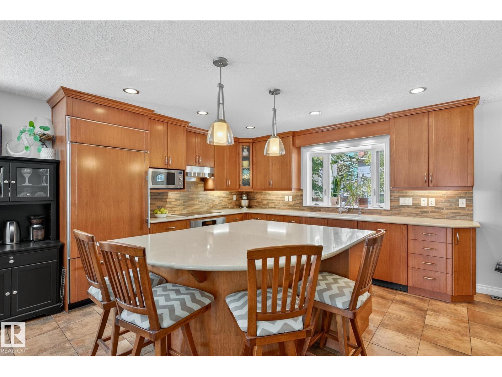 2432 106 St Nw, Edmonton, Alberta  T6J 4K5 - Photo 13 - E4459438