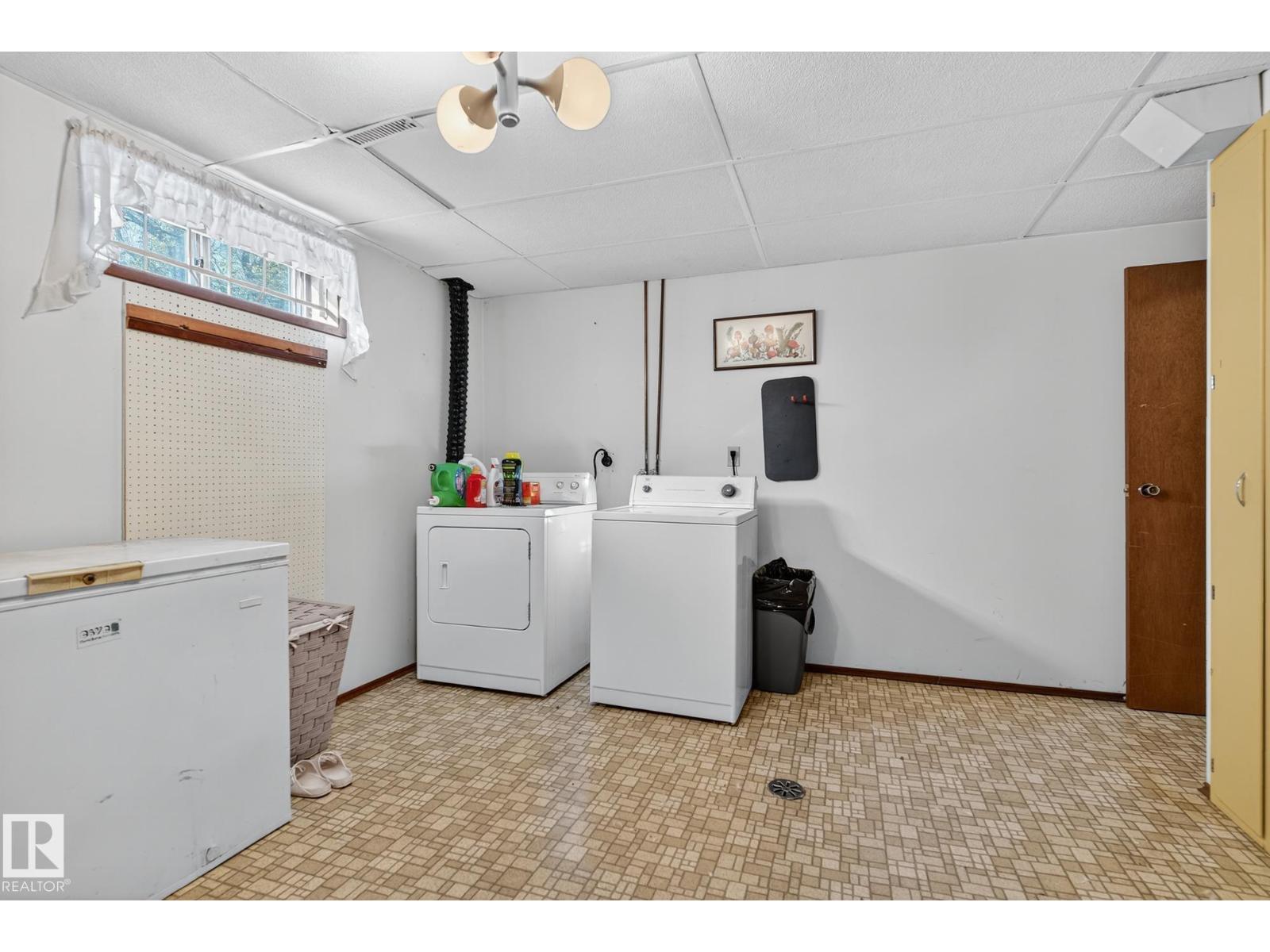 2432 106 St Nw, Edmonton, Alberta  T6J 4K5 - Photo 36 - E4459438