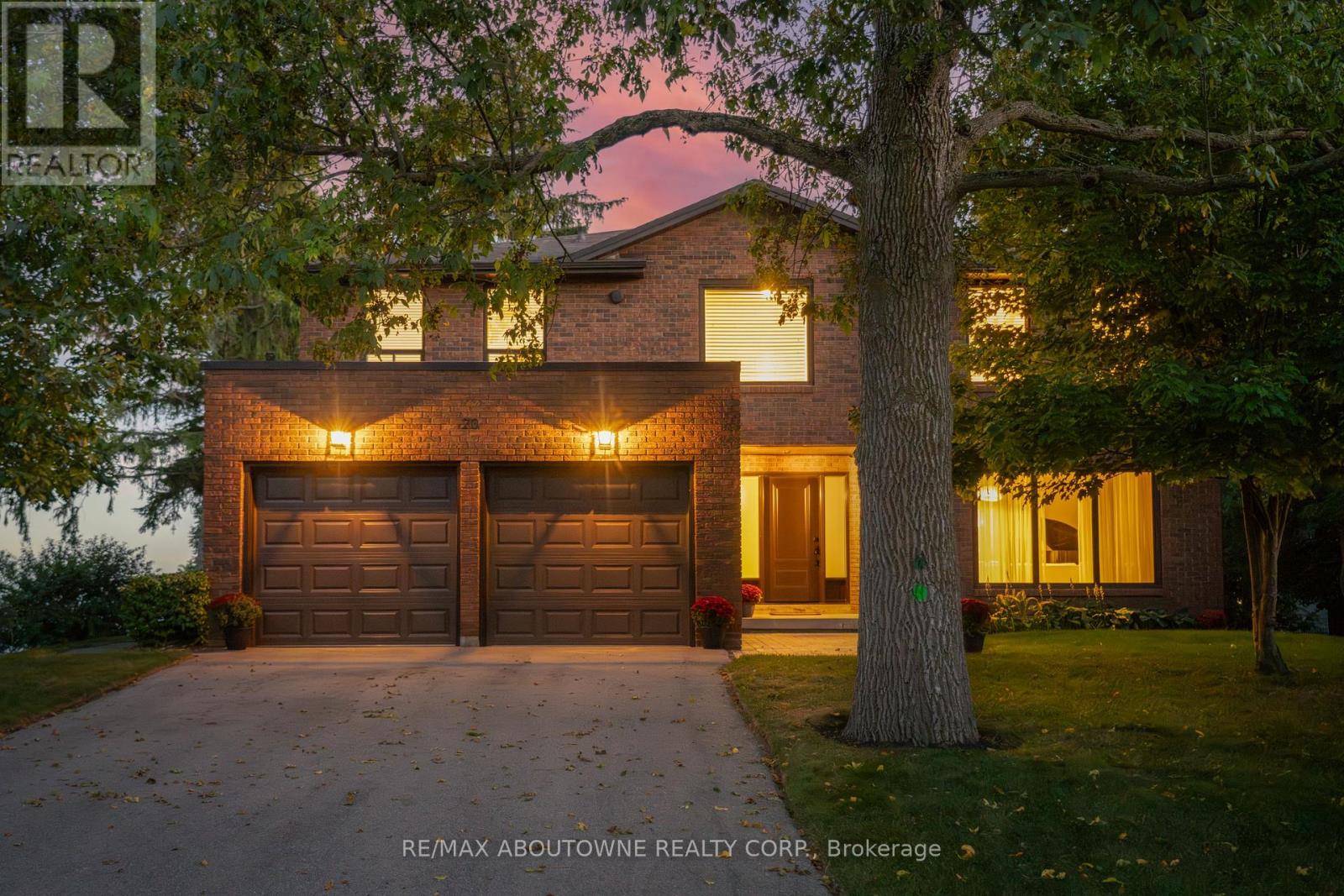 20 Arkendo Drive, Oakville, Ontario  L6J 5T9 - Photo 49 - W12416294