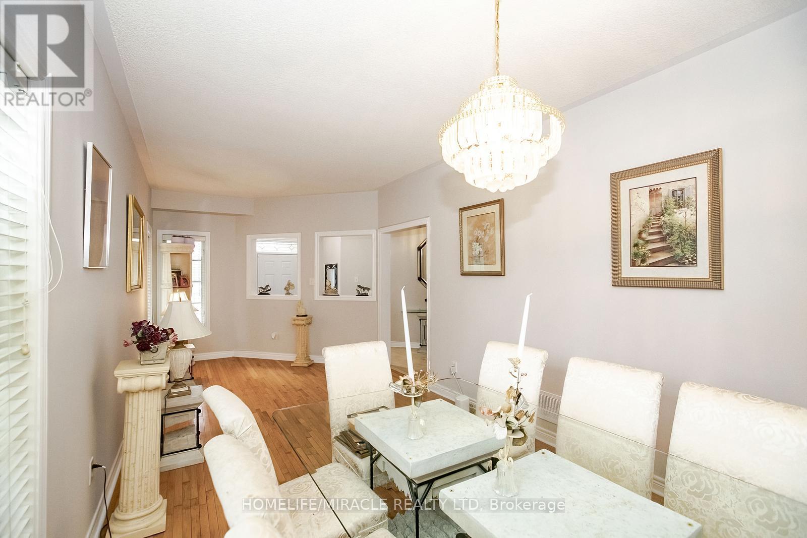 54 Olde Town Road W, Brampton, Ontario  L6X 4T8 - Photo 10 - W12423551