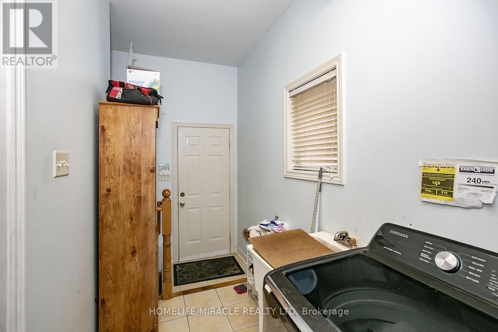 54 Olde Town Road W, Brampton, Ontario  L6X 4T8 - Photo 22 - W12423551