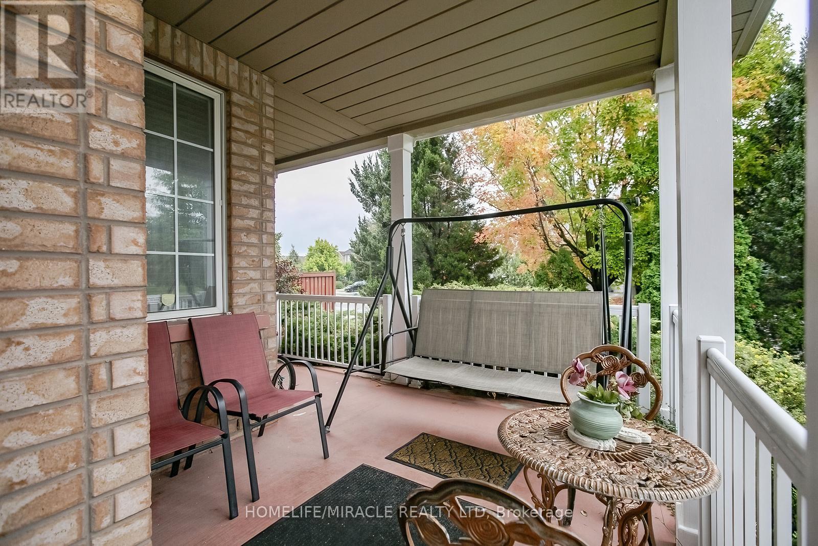 54 Olde Town Road W, Brampton, Ontario  L6X 4T8 - Photo 5 - W12423551
