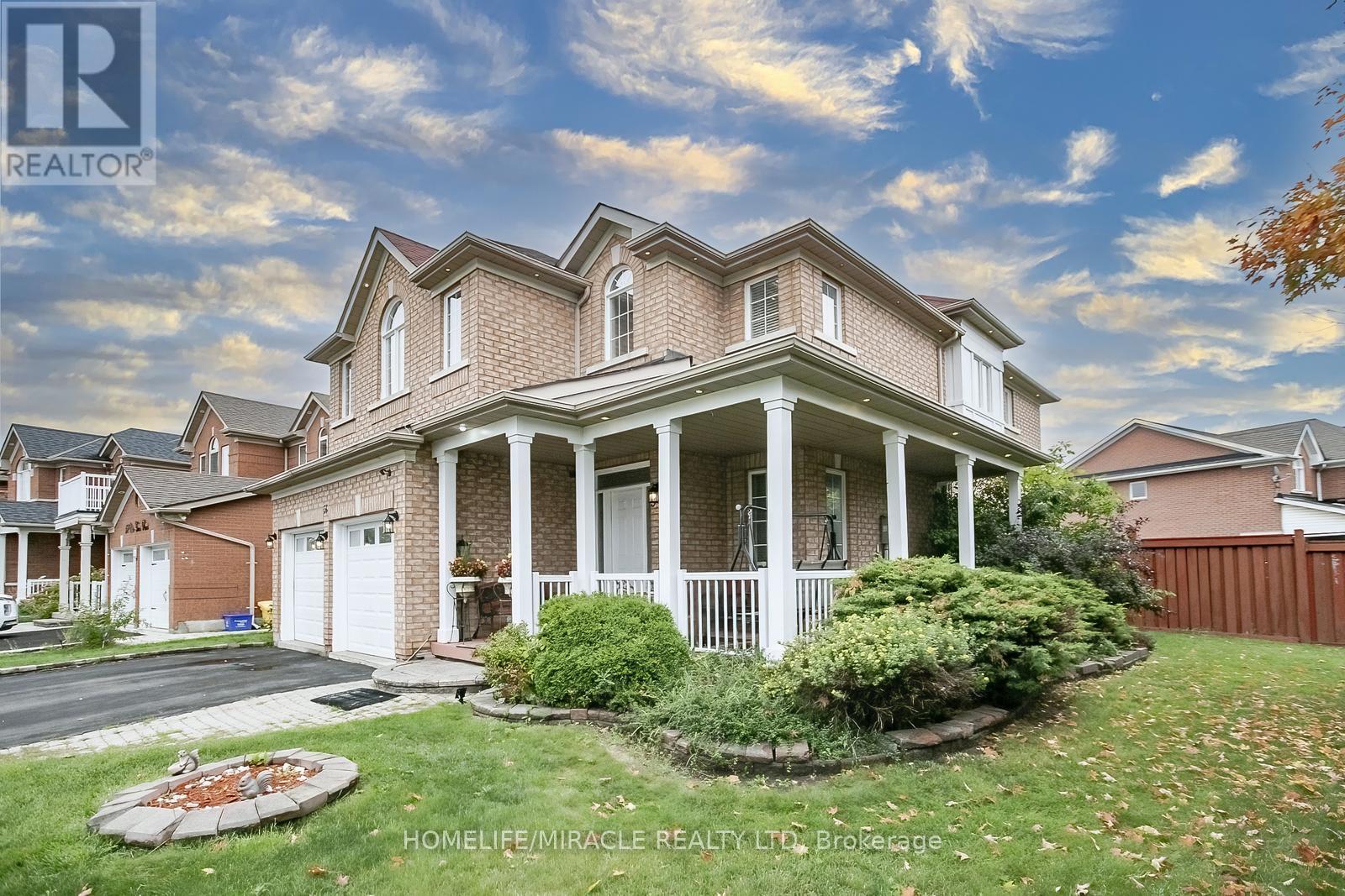 54 Olde Town Road W, Brampton, Ontario  L6X 4T8 - Photo 3 - W12423551
