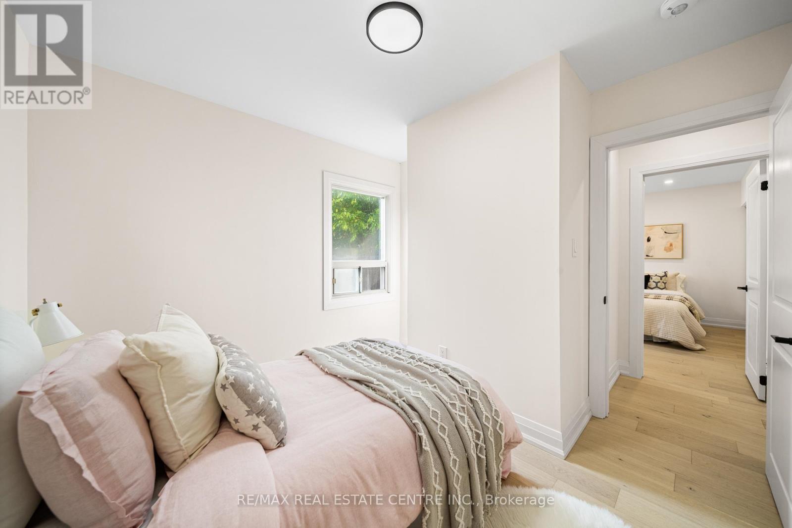 133 Inglewood Drive, Oakville, Ontario  L6K 1W8 - Photo 28 - W12426157