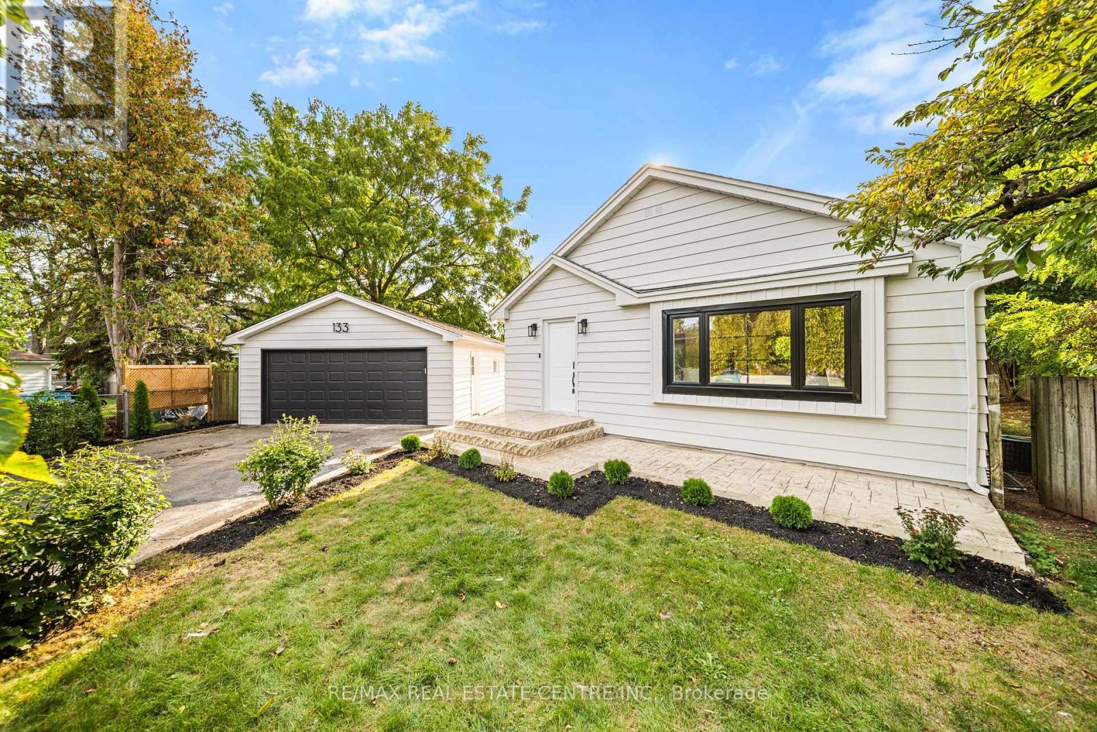 133 INGLEWOOD DRIVE, Oakville, Ontario