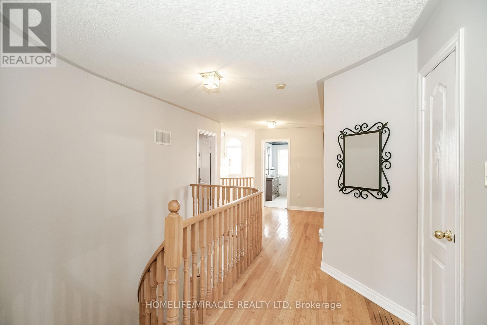 54 Olde Town Road W, Brampton, Ontario  L6X 4T8 - Photo 24 - W12423551