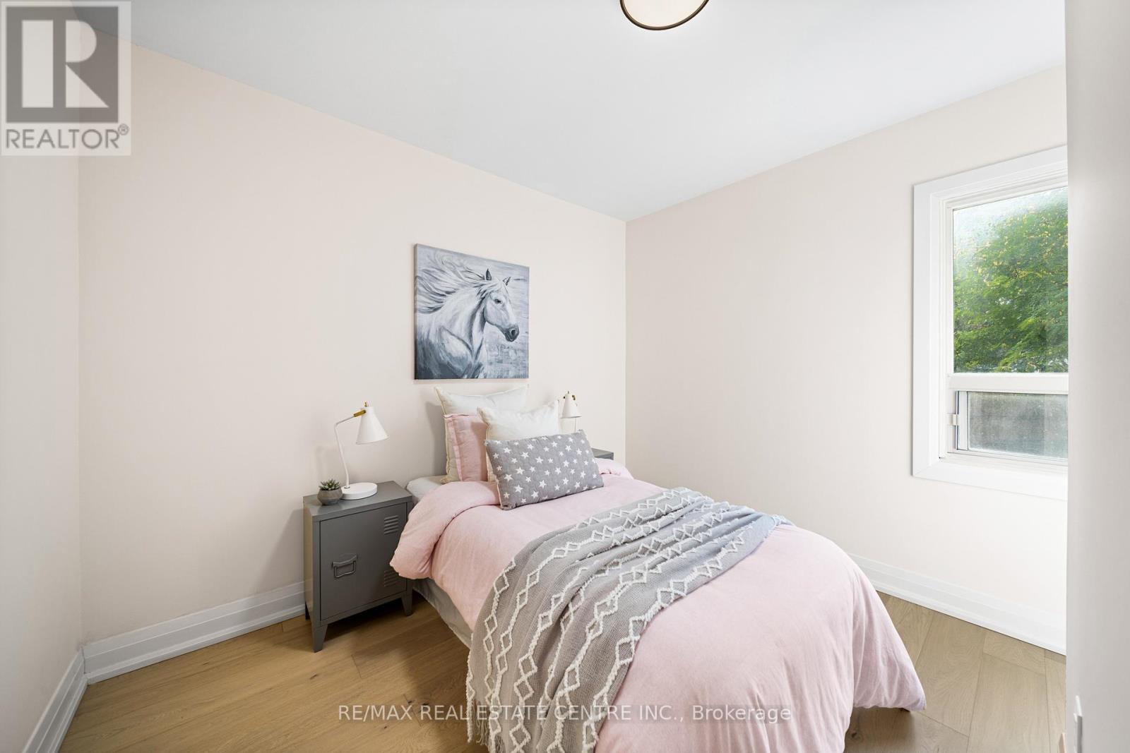 133 Inglewood Drive, Oakville, Ontario  L6K 1W8 - Photo 27 - W12426157
