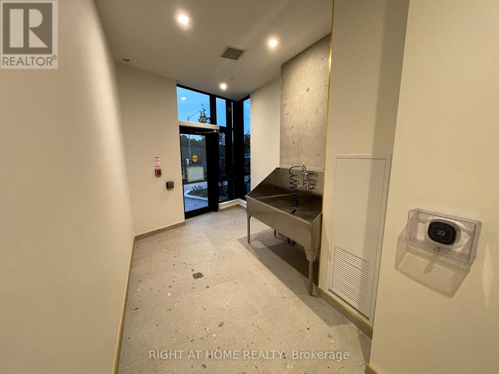 323 - 1 Kyle Lowry Road, Toronto, Ontario  M3C 1H7 - Photo 25 - C12426170