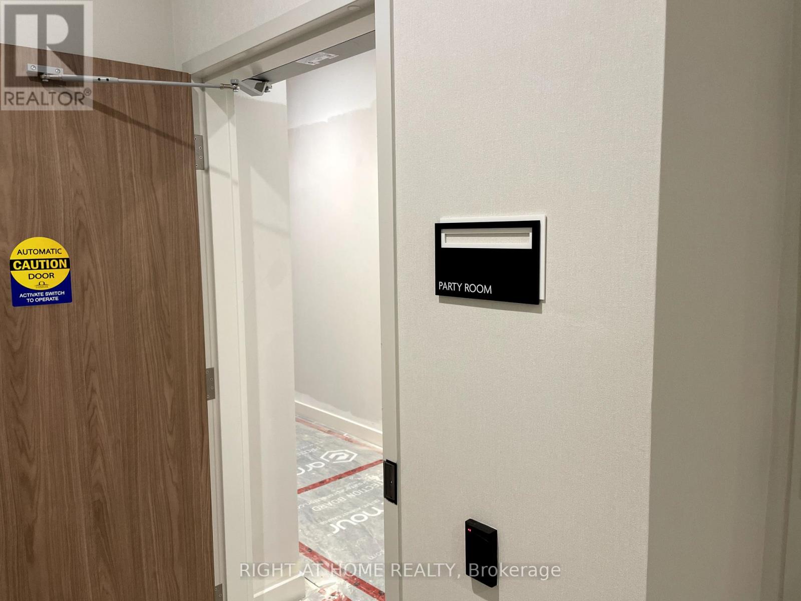 323 - 1 Kyle Lowry Road, Toronto, Ontario  M3C 1H7 - Photo 26 - C12426170