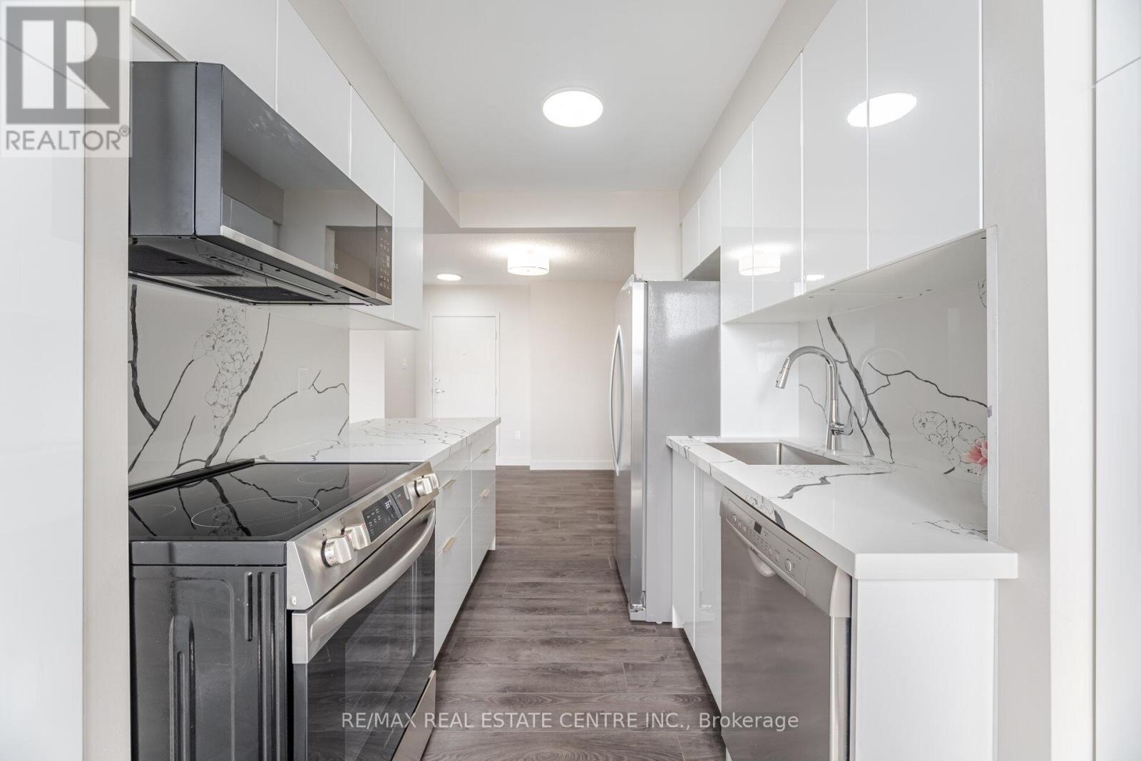 1111 - 1615 Bloor Street, Mississauga, Ontario  L4X 1S2 - Photo 2 - W12426437