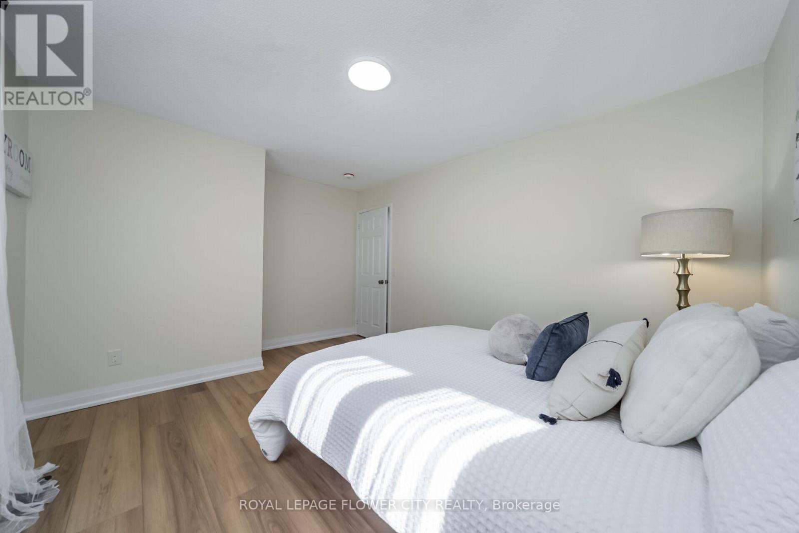 4 Natalie Court E, Brampton (Westgate), Ontario  L6S 5T2 - Photo 24 - W12426457