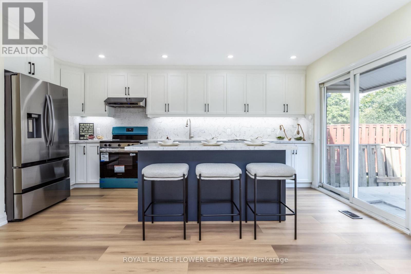 4 Natalie Court E, Brampton (Westgate), Ontario  L6S 5T2 - Photo 9 - W12426457