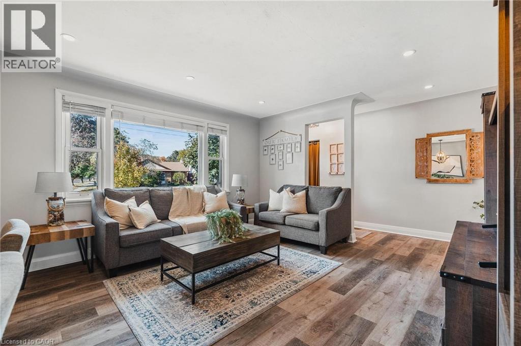 Property at 300 MELROSE Avenue image 5