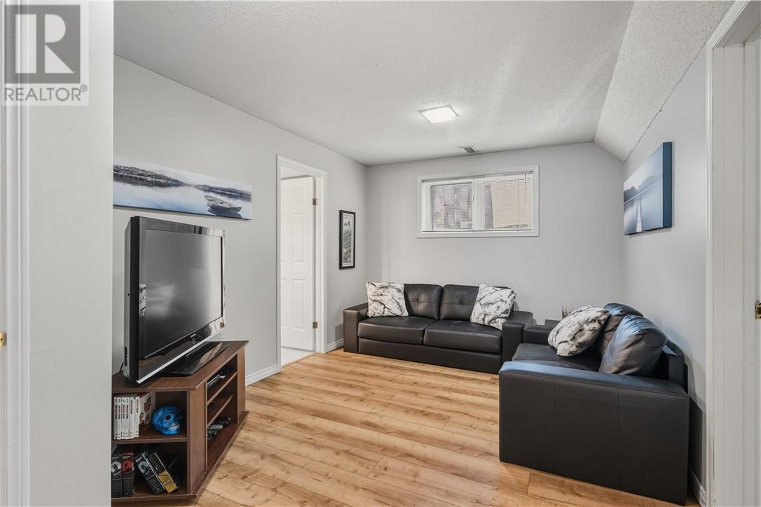 3870 Macmillan Drive, Val Caron, Ontario  P3N 1H9 - Photo 29 - 2124855