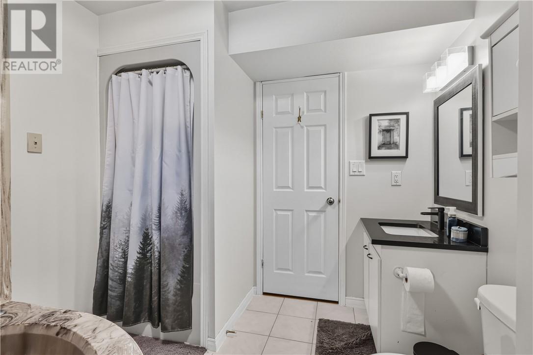 3870 Macmillan Drive, Val Caron, Ontario  P3N 1H9 - Photo 32 - 2124855