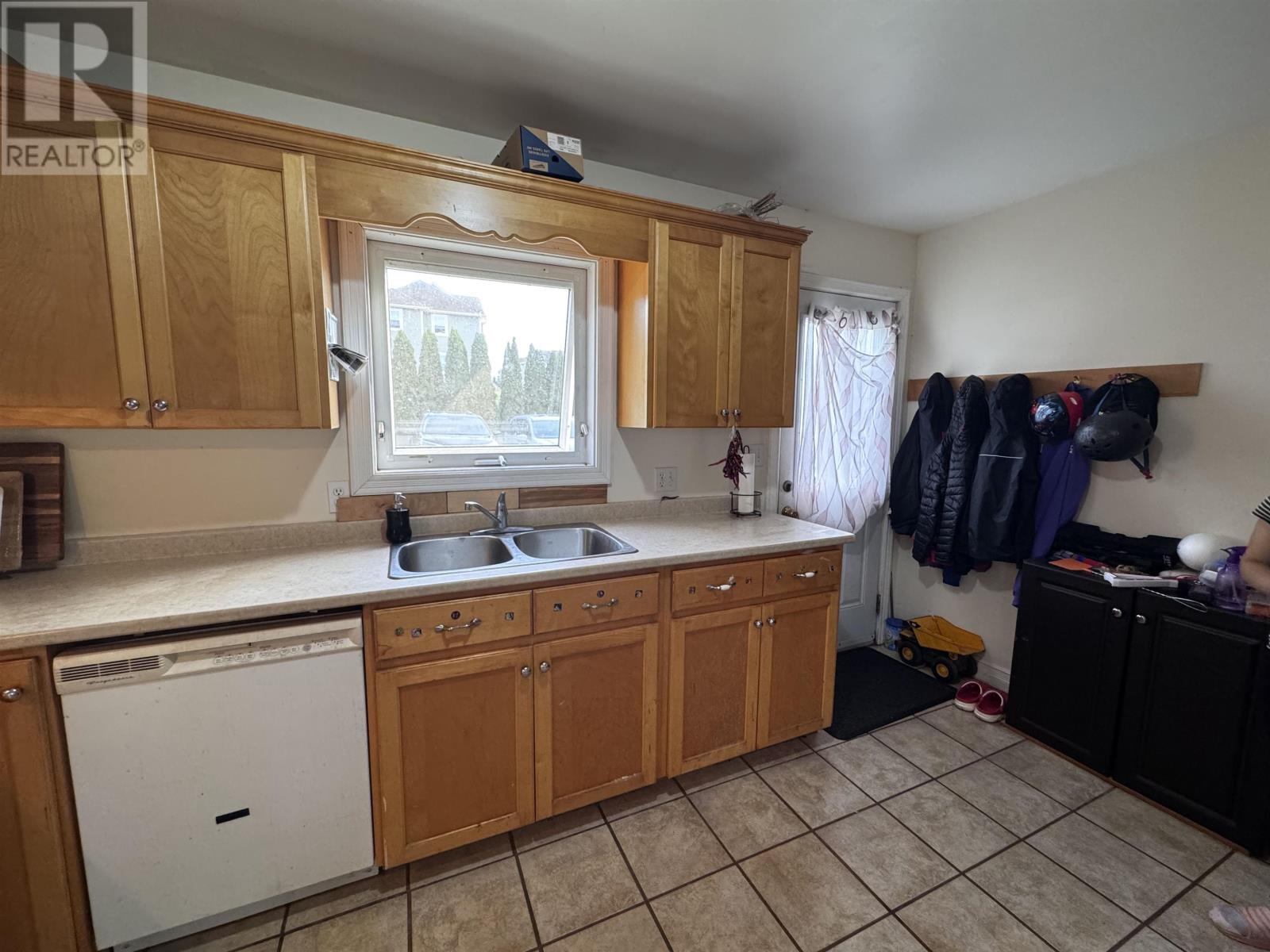 210 Stratford Road, Stratford, Prince Edward Island  C1B 1P6 - Photo 3 - 202524342