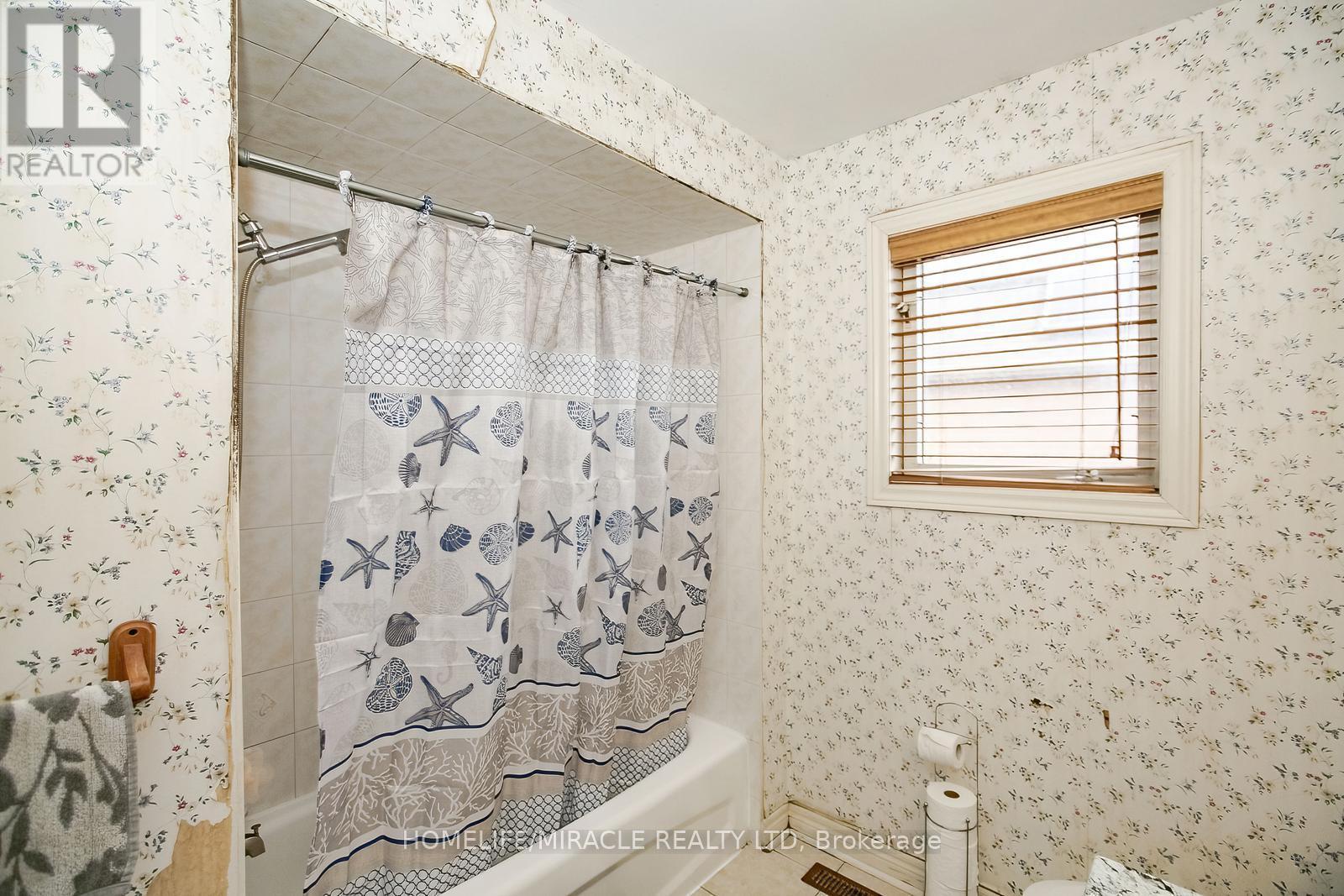 54 Olde Town Road W, Brampton, Ontario  L6X 4T8 - Photo 36 - W12423551