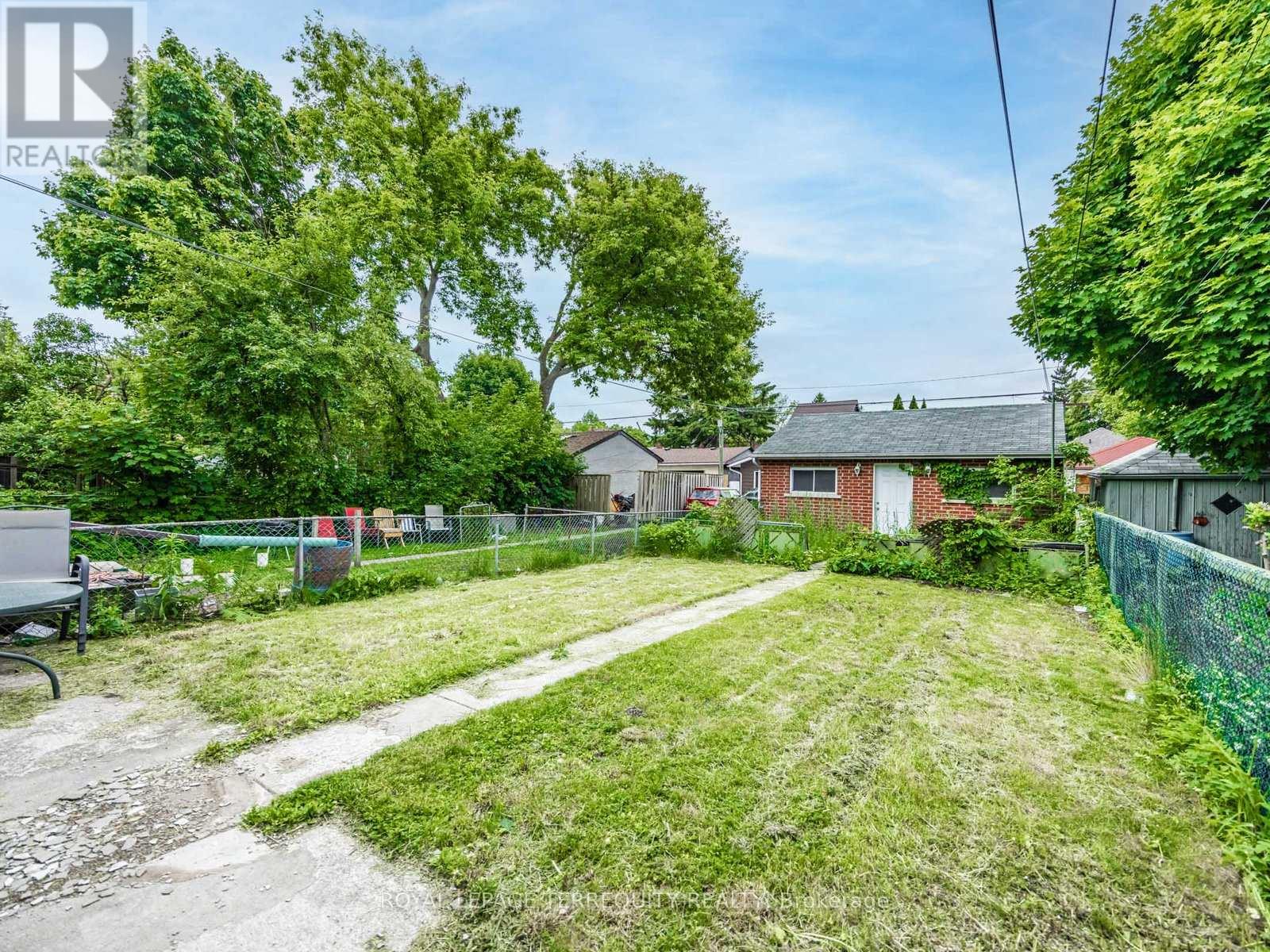 578 Durie Street, Toronto (Runnymede-Bloor West Village), Ontario  M6S 3H1 - Photo 36 - W12424357