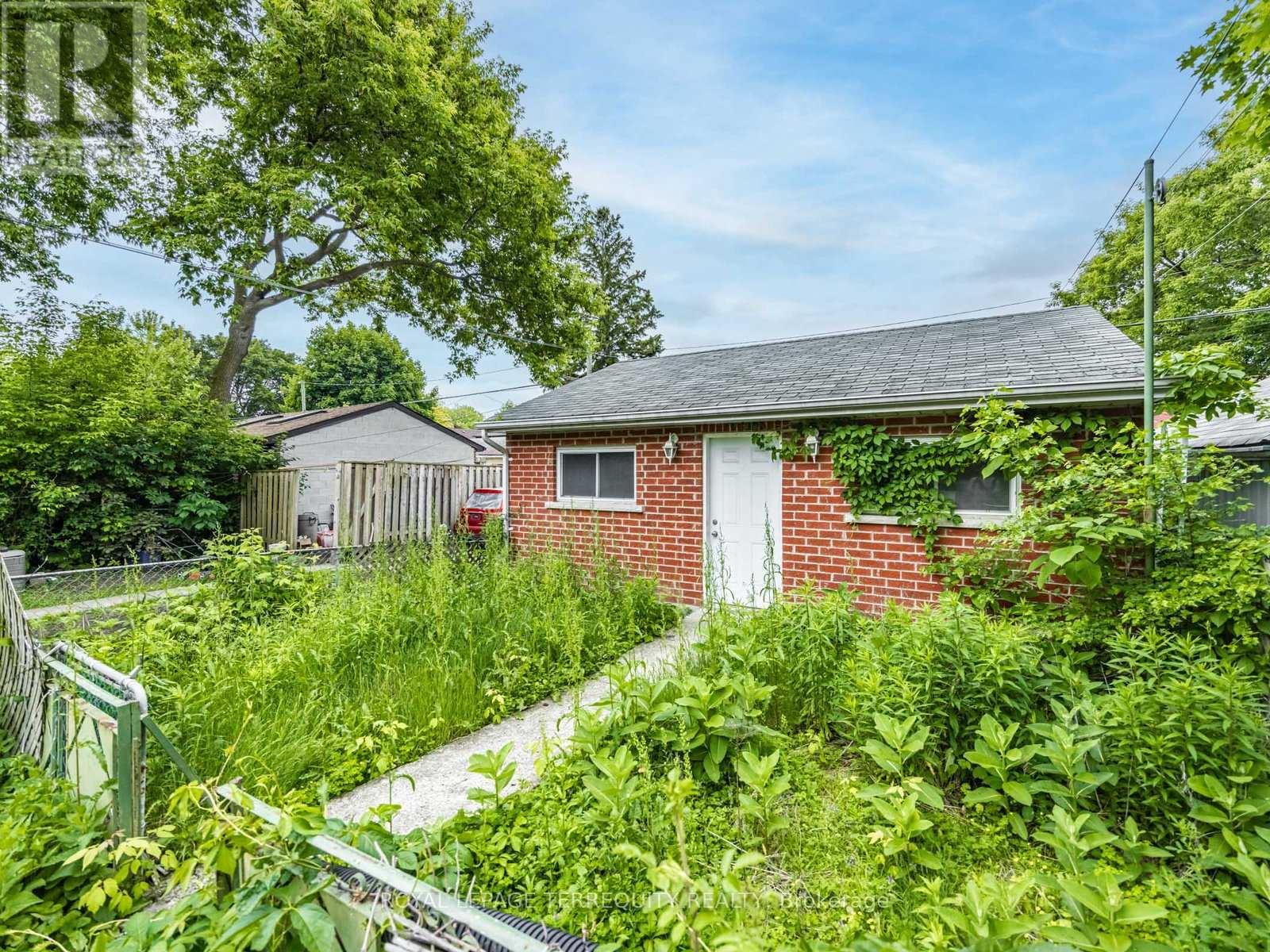 578 Durie Street, Toronto (Runnymede-Bloor West Village), Ontario  M6S 3H1 - Photo 38 - W12424357