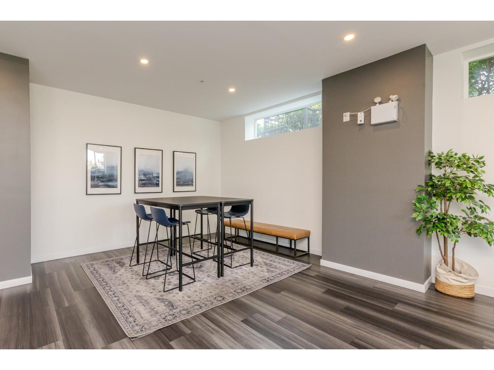302 13628 81a Avenue, Surrey, British Columbia  V3W 3E2 - Photo 4 - R3051322