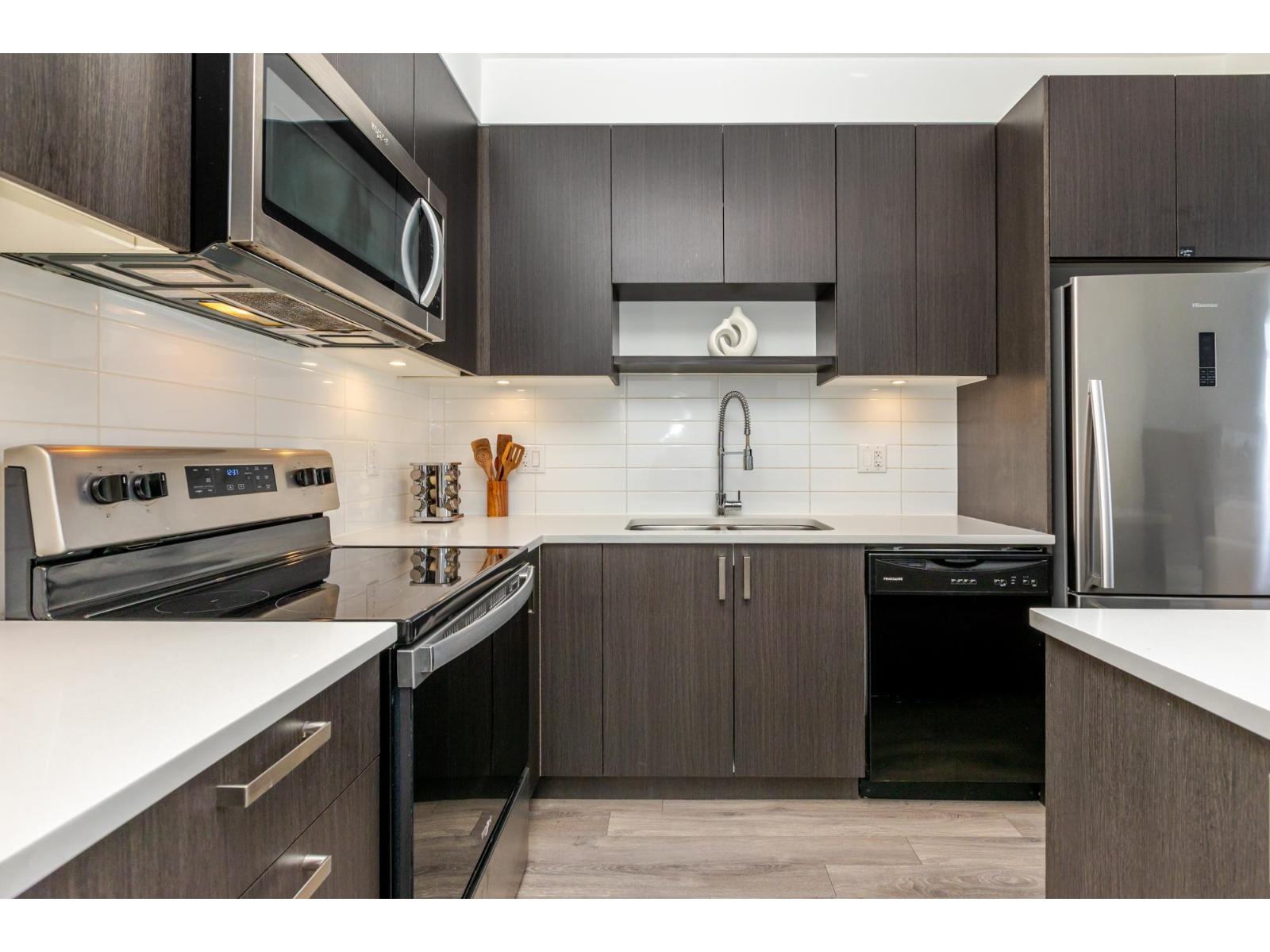 302 13628 81a Avenue, Surrey, British Columbia  V3W 3E2 - Photo 6 - R3051322